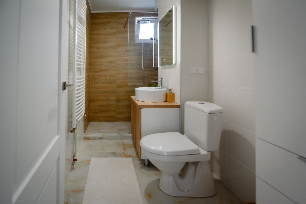 Închiriez apartament ultracentral 2 camere /etajul 2/modernizat