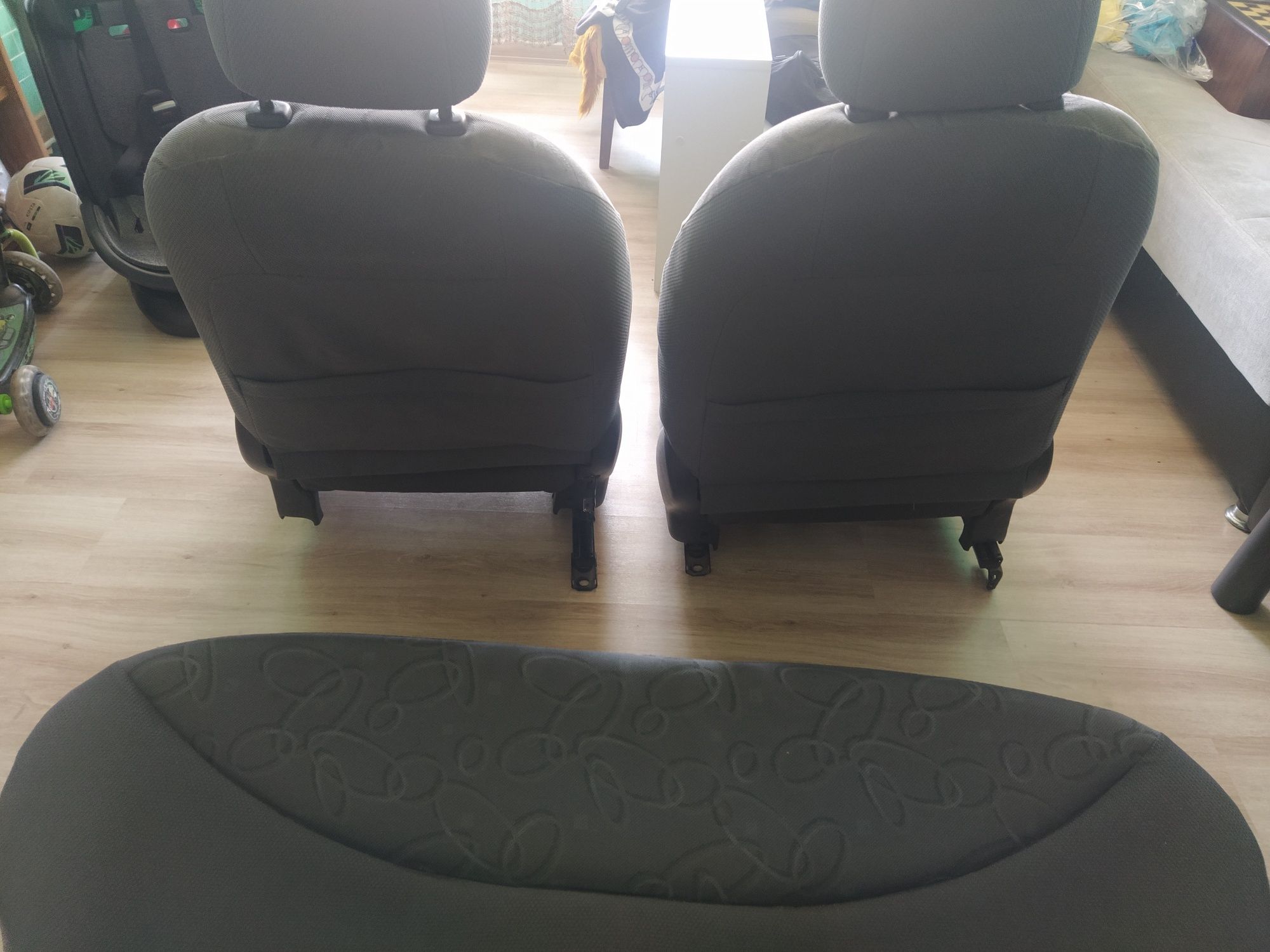 Комплект седалки за Toyota Yaris модел 1999-2005