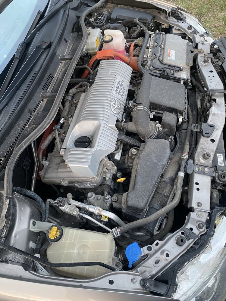 Toyota Auris 1.8 hybrid / avariat / 160.000km