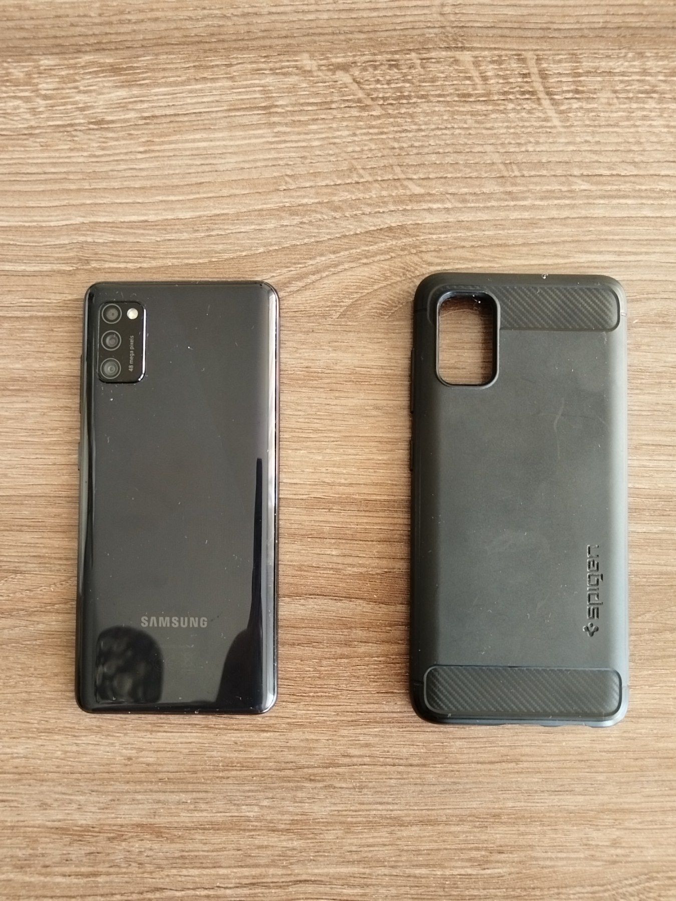 Samsung A41 + Spigen кейс подарък