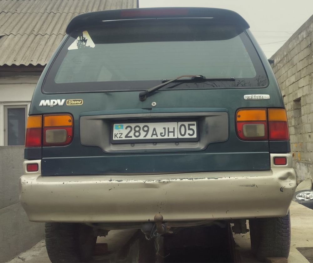 Продам Mazda MPV