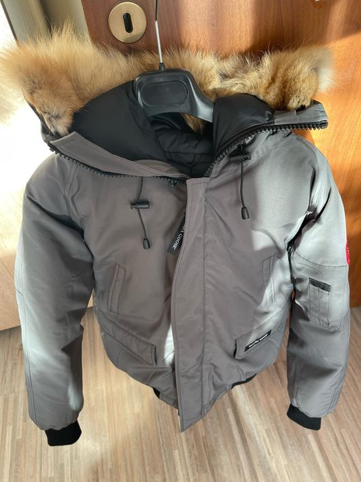 Ново яке Canada Goose
