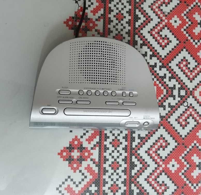 Radio cu ceas Sony ICF C273 (Germania)