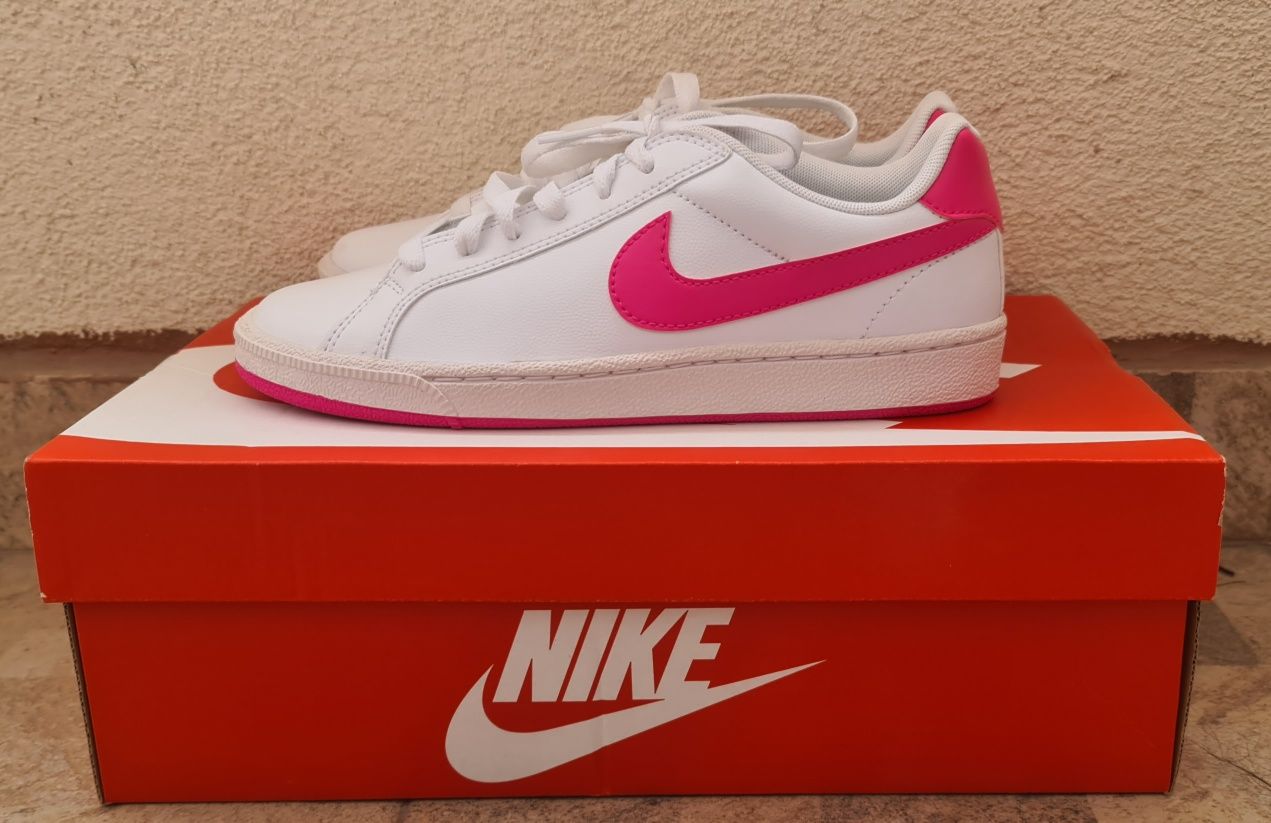 Nike Court Majestic