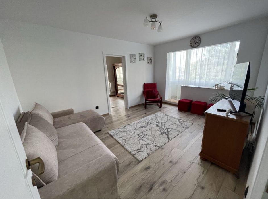Apartament luminos 3 camere Ciprian Porumbescu