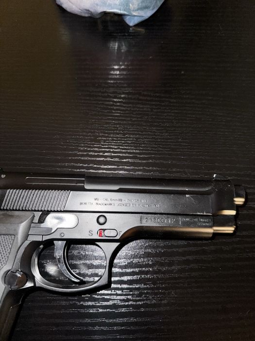 Pistol Airsoft Beretta M9