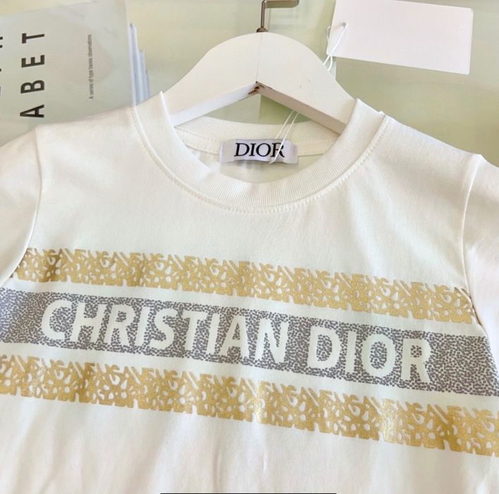 Детски комплект Dior пола и тениска.Размер 110см  120см 130 см и 140см