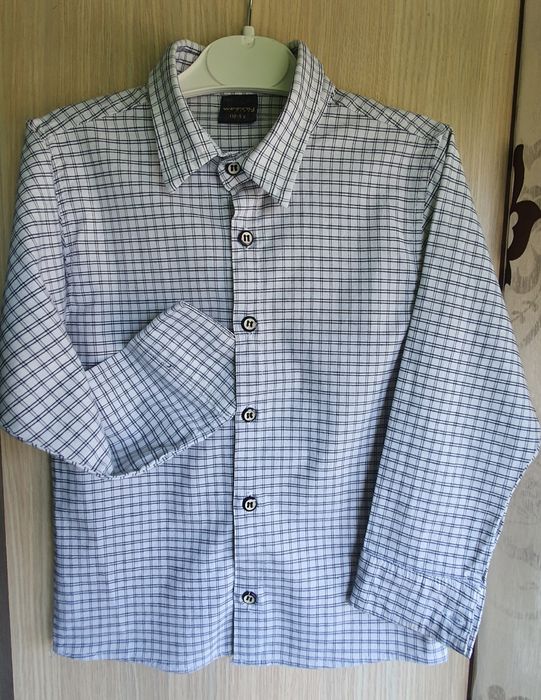 Vând cămașă + pantaloni stofă Wenny  5 ani