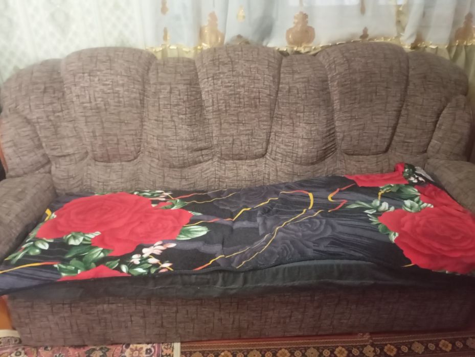 Отдам диван даром