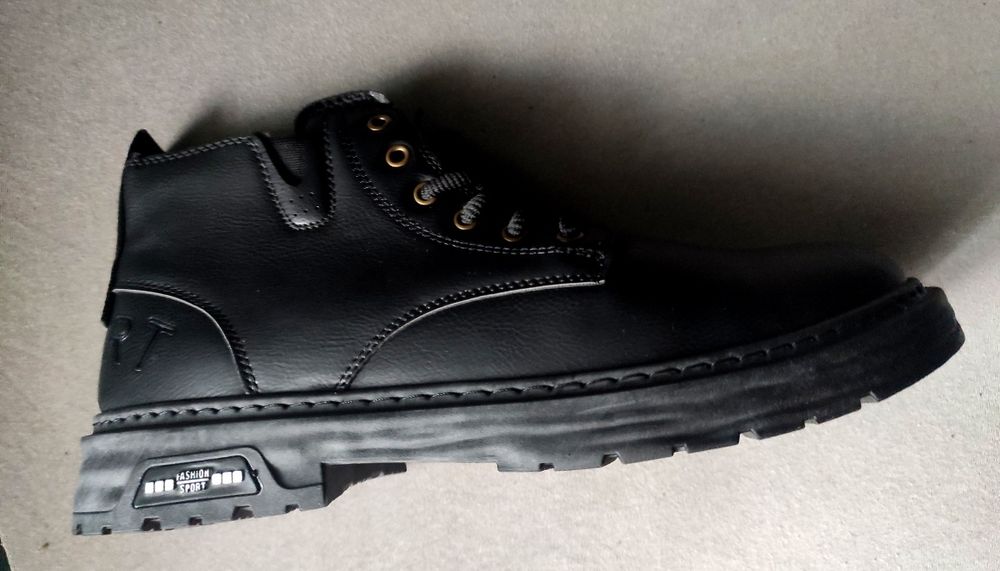 Зимни обувки боти номер 44