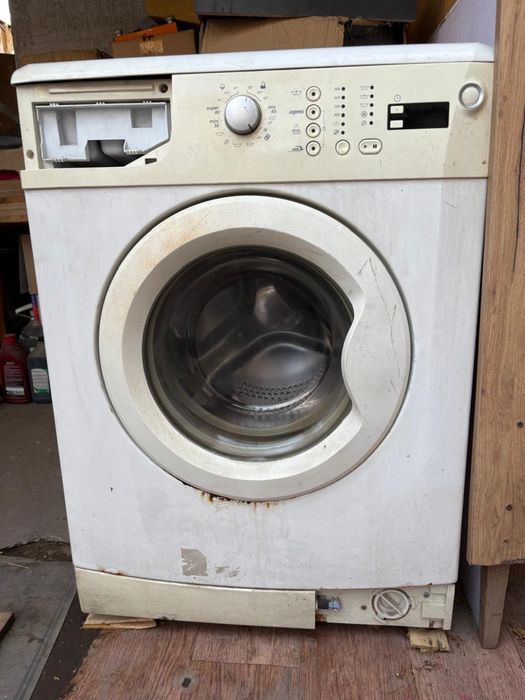 Продам стиральную машину на запчасти. Цена 10 000