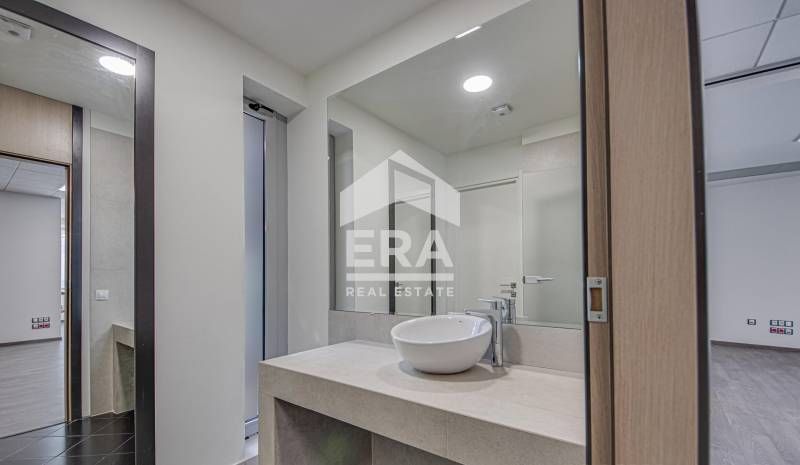 Дава се под наем Офис в София, Лозенец - 112 кв.м за 1350 € - Снимка #5