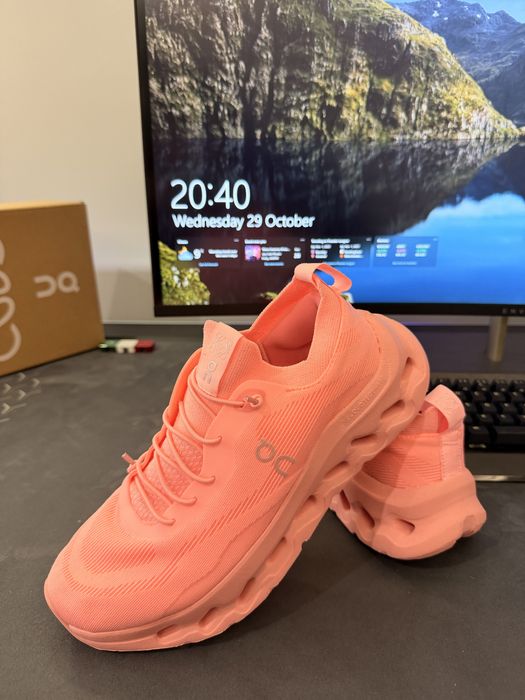 On Running x LOEWE Cloudtilt Wild Rose