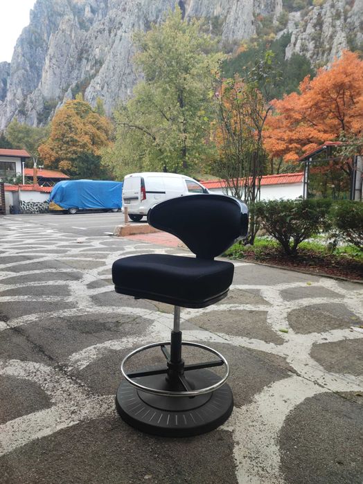 Столове - дърво, пластмаса, кожа