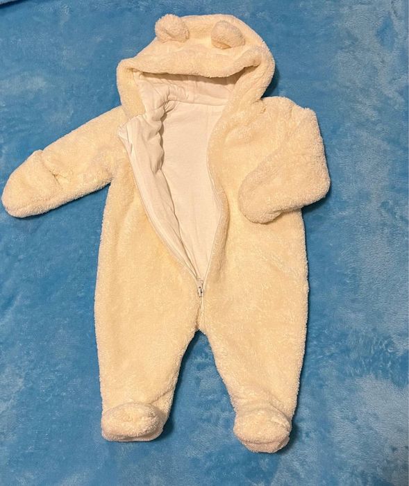 продам детские комбинезоны