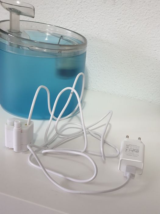 Fantana de apa electrica pentru pisici