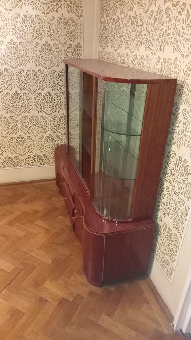 Vand vitrina superba din lemn de cires