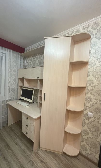 Письменый стол и шкаф