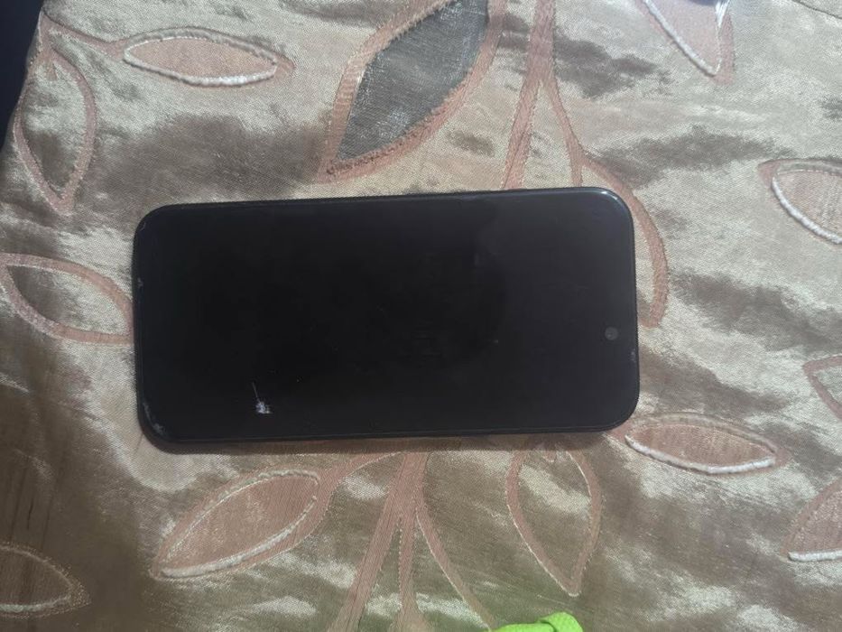 Продава се iPhone 15 black 128gb