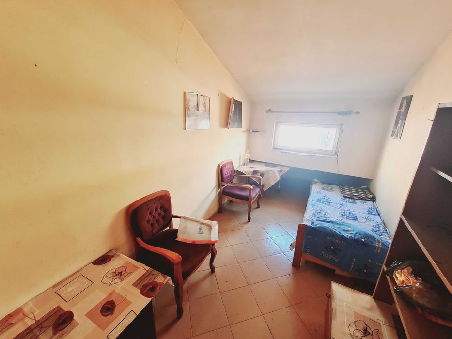 Дава се под наем Едностаен апартамент в Бургас, Възраждане - 15 кв.м за 102 € - Снимка #1