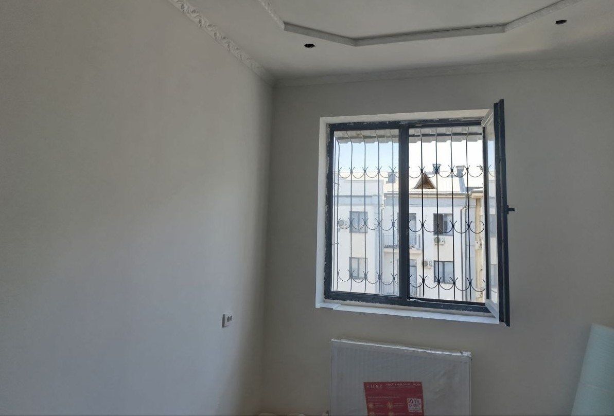 Olmos mahalla 2 xonali 46 kv uy sotiladi