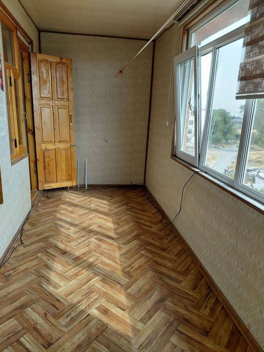 Чирчик шахар 3 м/р 2х Нархи 29.000$ Бош толов ва паспорт билан Ипотека