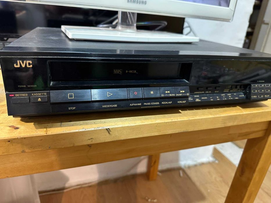 video recorder jvc hr-d230eg