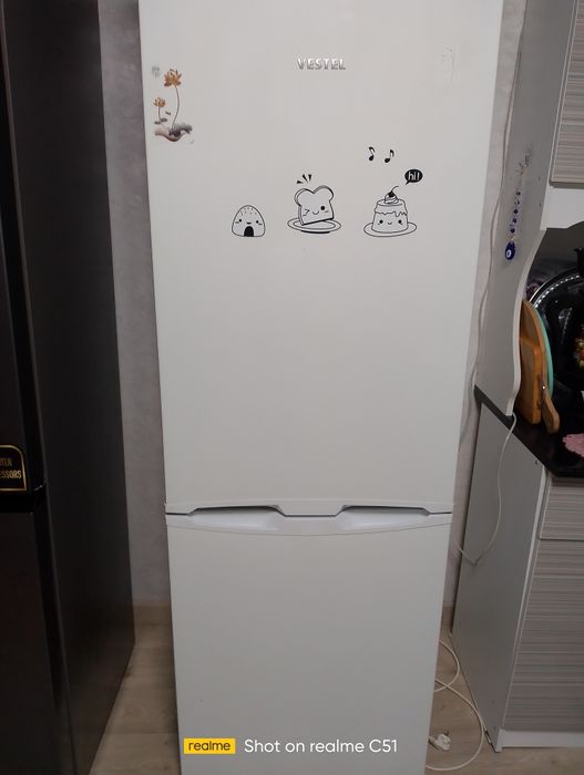 Холодильник VESTEL
