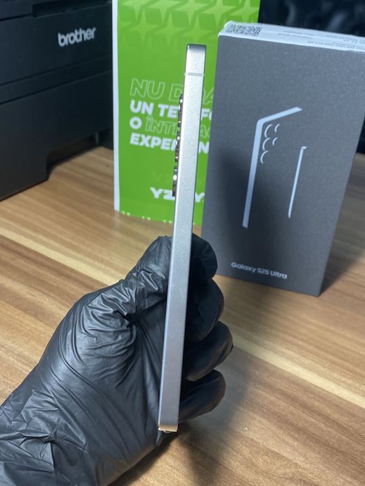 Samsung Galaxy s25 ultra • 512 GB • Titanium Black