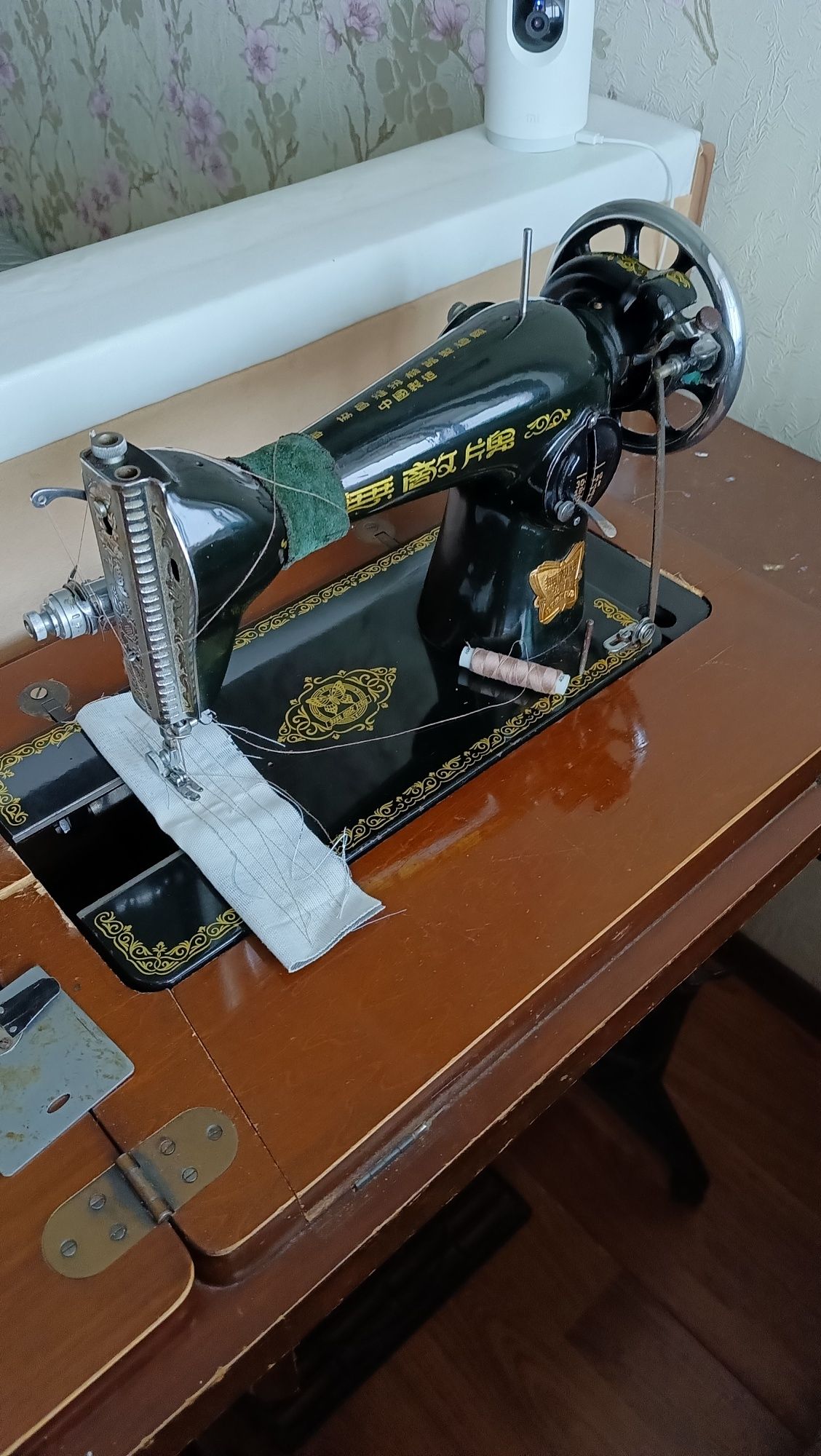 Продам швейную машинку