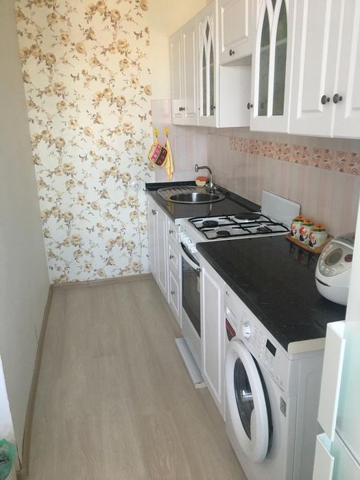 Продам однокомнатную квартиру 42 кв.м. 3 мкр. 16а дом