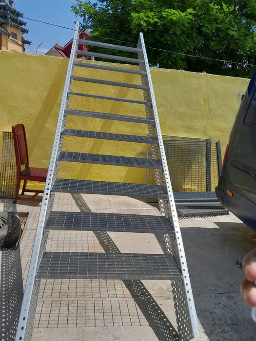 Scara metalica zincata 4mm grosime noi