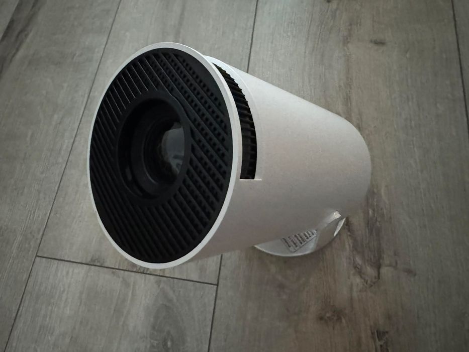 Video proiector SMART, Android, 4K,wifi, alb, nou, la cutie!