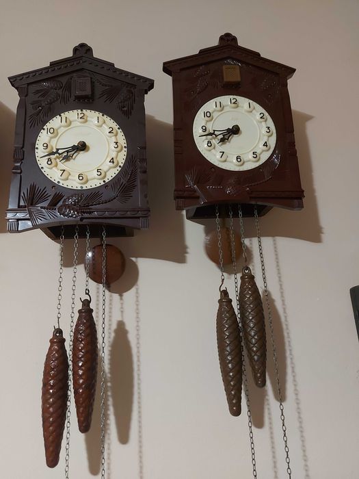 Работещ часовник с кукувица след ремонт и профилактика