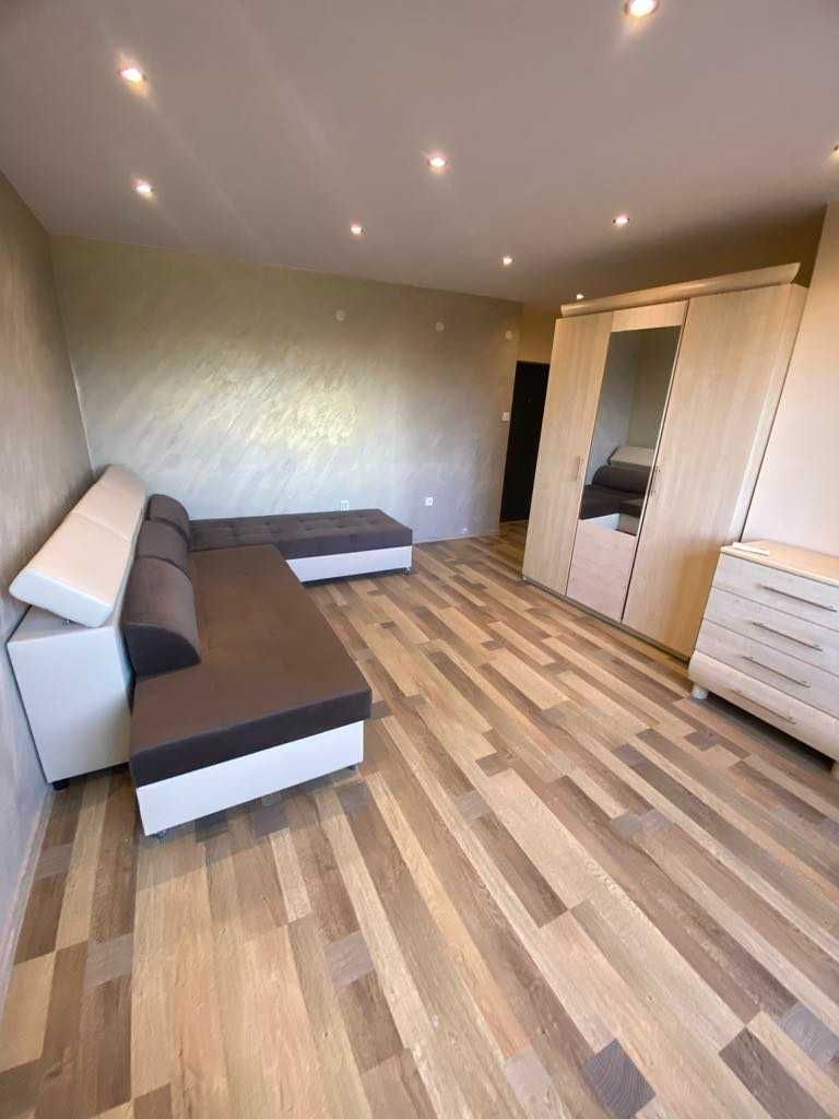 Дава се под наем Едностаен апартамент в Враца, Дъбника - 37 кв.м за 306 € - Снимка #1