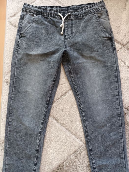 Мъжки дънки малко носени