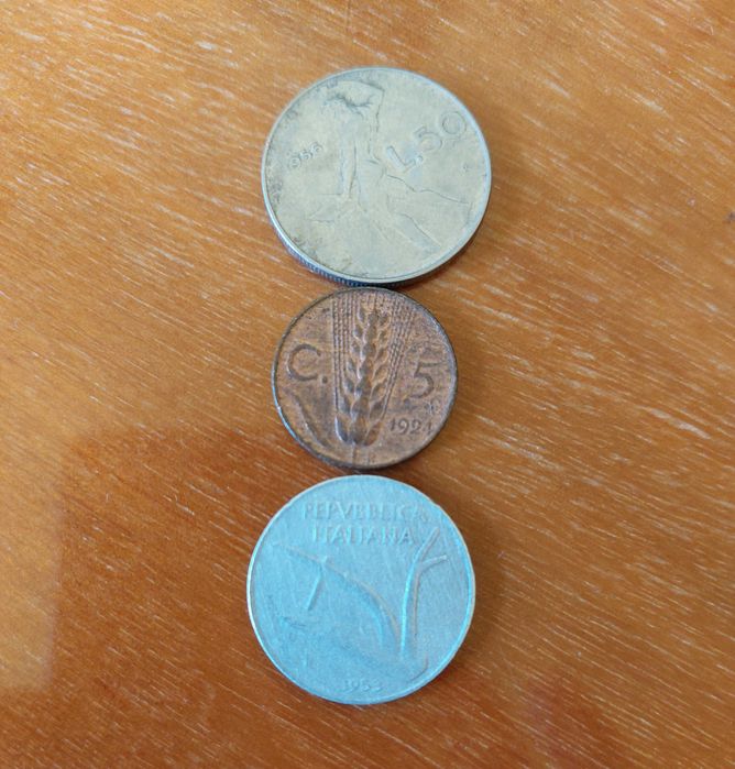 Monede diverse pentru colecționari