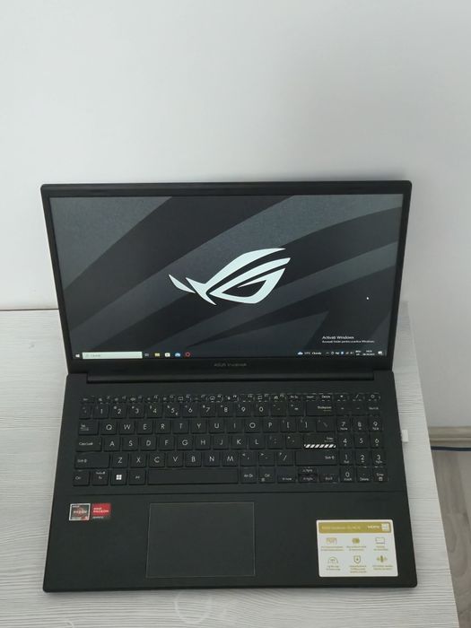 Vand Asus Vivobook ryzen 5 7520u