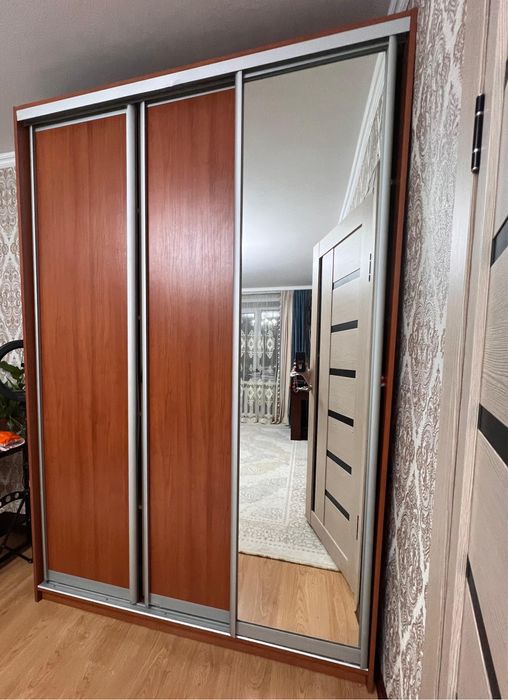 Продам шкаф-купе