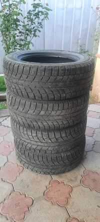 Зимняя резина 215/60 R16  95T HEADWAY