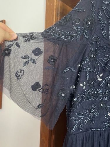 Vand rochie de petrecere(nunti)