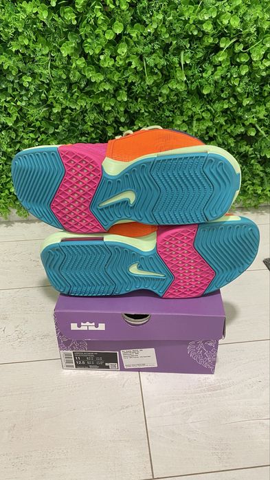 Обувки Nike witness VIII