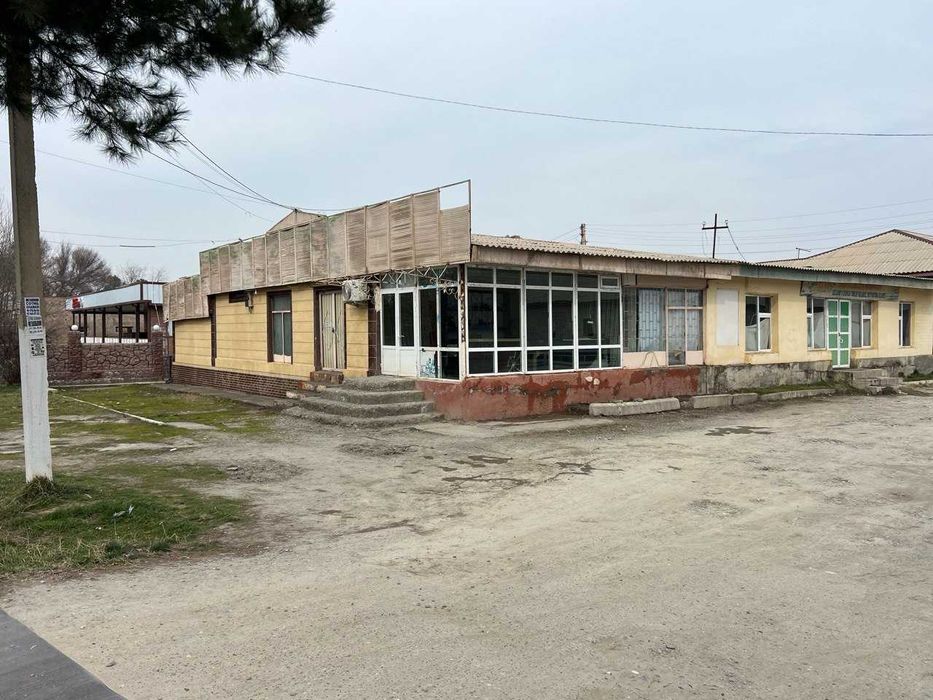 Нотурар бино сотилади. Жиззах шахар