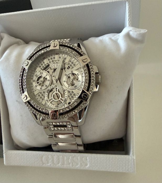 Часовници Guess - 2 броя