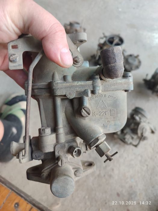 Карбюраторы разные на запчасти