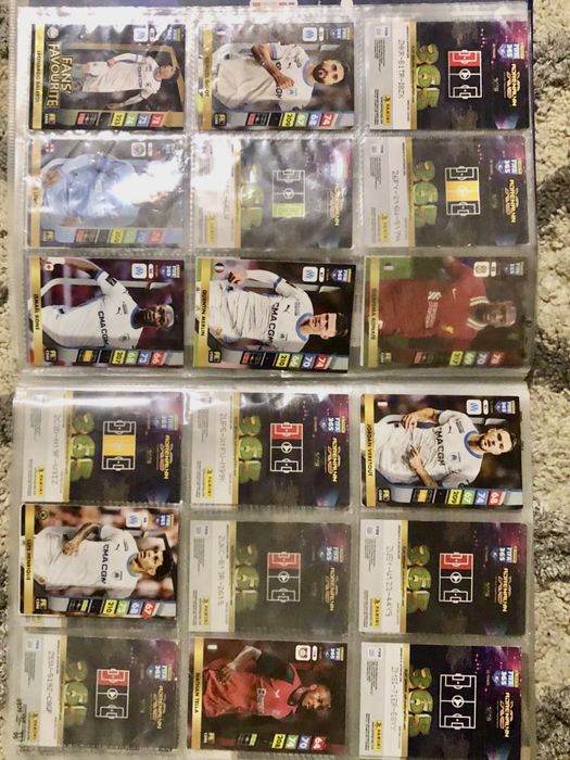 Diferite cartonase Fotbal Fifa 365 in stare buna