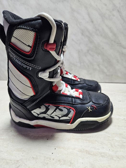 Boots 133 buti placa snowboard 5150   mărimea 35,5  ( 22  cm) .