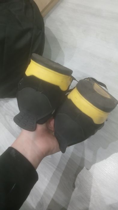 Продавам Jordan 4 retro