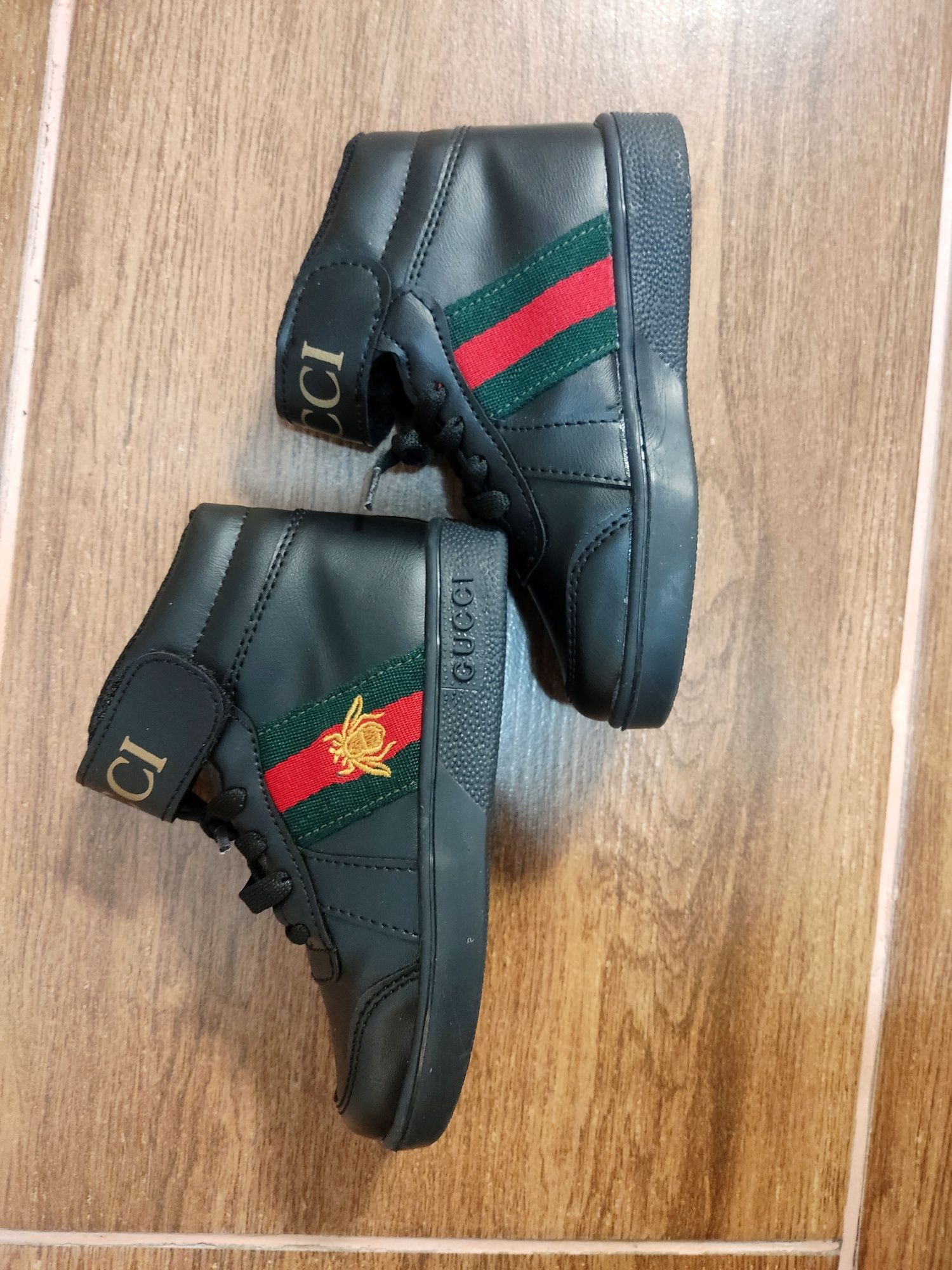 Adidași Gucci 27