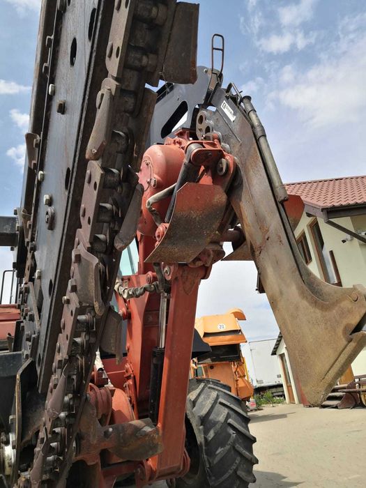 Utilaj Ditch Witch RT 115 trencher/plug vibrator/excavator/dozer blade